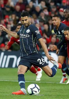 Mahrez đá hỏng 11m, Man City chia điểm đầy tiếc nuối trên sân Liverpool