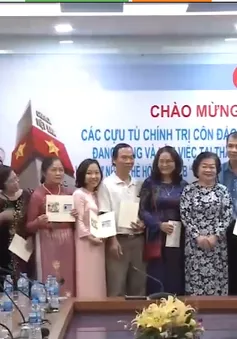 Đà Nẵng trao thẻ Hội viên CLB “ Vì Hoàng Sa- Trường Sa thân yêu”