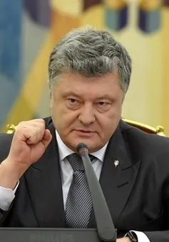 Tổng thống Ukraine đề xuất ban bố tình trạng chiến tranh