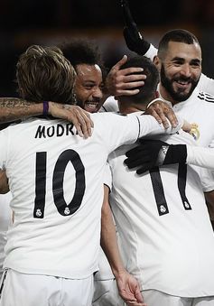 Kết quả Champions League rạng sáng 28/11: Juventus và Man Utd thắng tối thiểu, Real đánh bại Roma trên sân khách