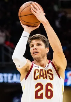 Cleveland Cavaliers chia tay ngôi sao ném 3 điểm Kyle Korver