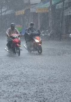 Mưa ở miền Trung giảm cường độ, đề phòng lũ có thể lên trở lại