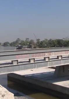 Nhiều cầu cảng trái phép dọc sông Đáy