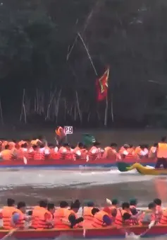 Sôi động ngày hội đua thuyền truyền thống tại Phú Yên