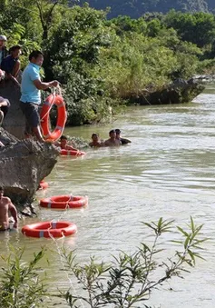 Bình Thuận: 1 thiếu niên chết đuối trong lúc tắm hồ