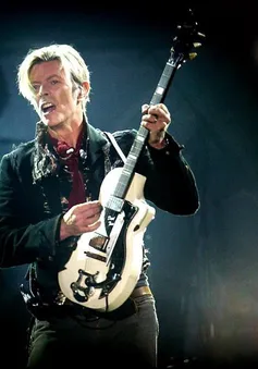 Triển lãm về huyền thoại âm nhạc David Bowie ở Mỹ