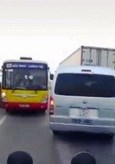 Tước bằng lái 2 tháng với tài xế xe bus đi ngược chiều trên QL18