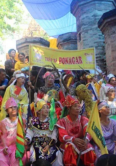 Khai mạc lễ hội Tháp Bà Ponagar 2018