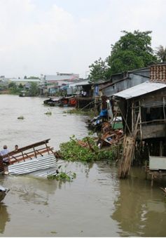 Tai nạn giao thông vì thói quen cất nhà ven sông