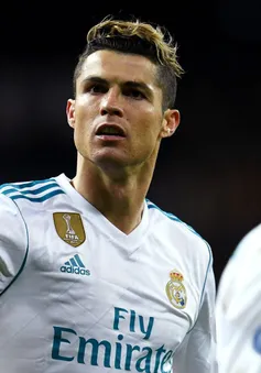 Ronaldo lập kỷ lục tại trận cầu Siêu kinh điển