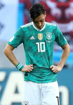 LĐBĐ Đức khẩn cấp phản hồi cáo buộc bị đối xử tệ bạc của Mesut Ozil