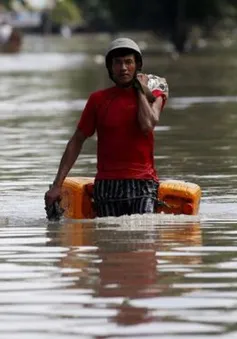 Hàng nghìn người dân Myanmar phải sơ tán khẩn cấp do lũ lụt