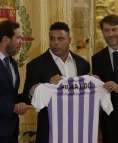 Ronaldo “béo” chính thức sở hữu CLB Real Valladolid
