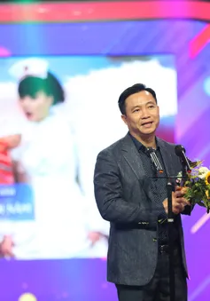 "Táo quân" lần 2 giành giải VTV Awards, "ông trùm" Đỗ Thanh Hải hạnh phúc