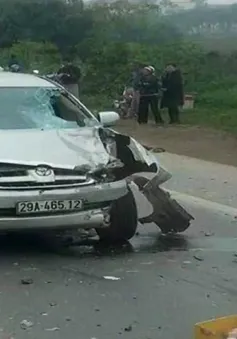 Ô tô lấn làn gây tai nạn, 2 người thiệt mạng