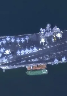 Tàu sân bay Mỹ thăm Đà Nẵng lọt ảnh vệ tinh ấn tượng nhất 2018
