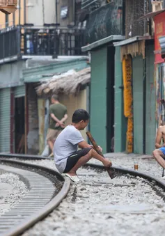 "Xóm cà phê đường tàu" đìu hiu sau khi Hà Nội ra quân giải tán