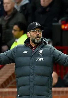 HLV Jurgen Klopp phát điên vì lối chơi của MU