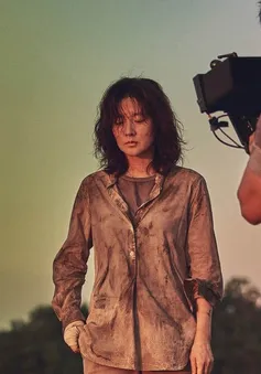 Lee Young Ae đầy khác biệt và ám ảnh khi tái xuất màn ảnh rộng sau 14 năm