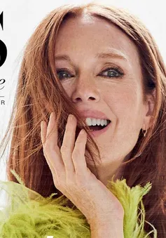 Julianne Moore ghét quay cảnh thân mật trước mặt chồng