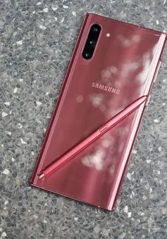 Vì sao các hãng smartphone ít ưu ái màu hồng?