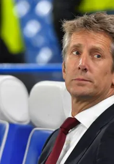 Edwin van der Sar ký hợp đồng mới với Ajax