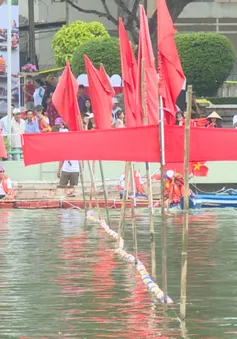 Tưng bừng ngày hội nông dân đua xuồng