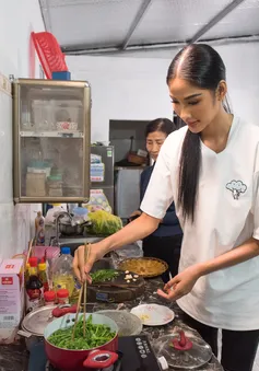 Ghé thăm nhà Hoàng Thùy ở Thanh Hóa trước khi cô lên đường thi Hoa hậu Hoàn vũ 2019
