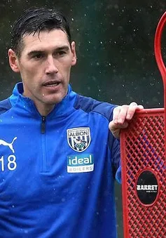 Gareth Barry trở lại với bóng đá ở tuổi 38