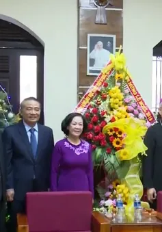 Lãnh đạo Đảng và Nhà nước thăm bà con giáo dân dịp lễ Giáng sinh