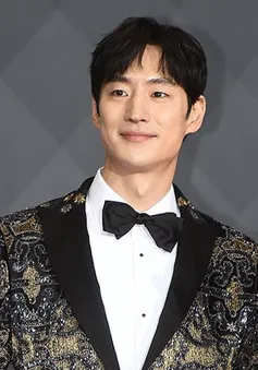 Lee Je Hoon xác nhận tham gia phim mới của Netflix