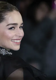 "Mẹ rồng" Emilia Clarke sẽ không chụp ảnh selfie với người hâm mộ