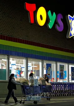 Toys “R” Us cố gắng quay trở lại cuộc chơi sau 1 năm rút lui