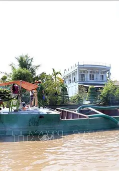 Sóc Trăng: Bắt quả tang đối tượng khai thác cát trái phép trên sông Hậu