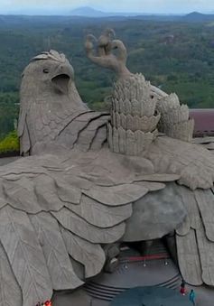 Câu chuyện bất ngờ phía sau tác phẩm điêu khắc chim lớn nhất thế giới