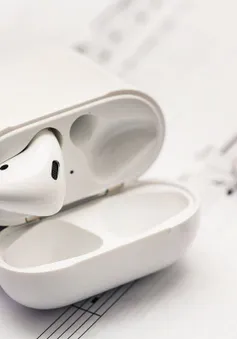 AirPods 2 chính hãng có giá bán từ 5,99 triệu đồng tại Việt Nam