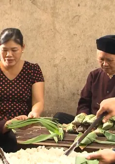 Không khí tất bật tại các hộ làm bánh tẻ Cầu Liêu, Hà Nội