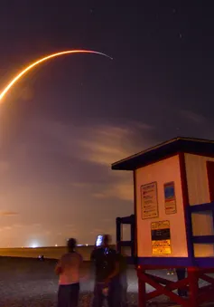 SpaceX phóng 60 vệ tinh đầu tiên cung cấp Internet tốc độ cao cho toàn thế giới