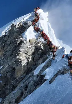 10 nhà leo núi Everest thiệt mạng trong mùa leo núi 2019