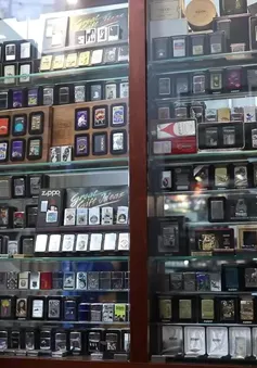 Chi hàng trăm triệu đồng để sưu tập bật lửa zippo