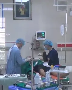 Mở dẫn lưu màng phổi cứu sống bệnh nhân ngã từ độ cao 2m