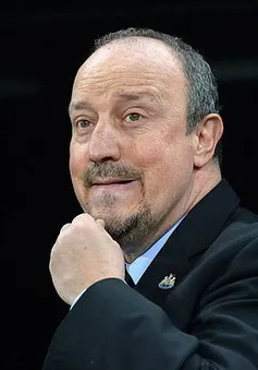 Cổ động viên Newcastle giận dữ sau khi HLV Benitez ra đi