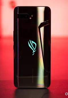 "Quái vật" ROG Phone 2 ra mắt: Màn hình AMOLED 120Hz, chip Snapdragon 855 Plus, pin 6.000mAh