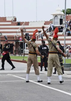 Pakistan đóng cửa đường sắt và một hành lang không phận với Ấn Độ