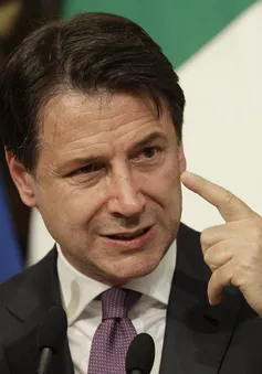 Thủ tướng Italy Giuseppe Conte từ chức