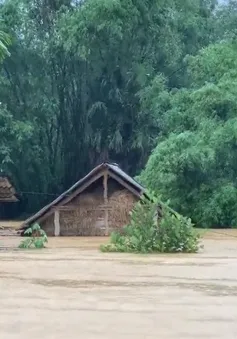 Mưa lũ gây ngập hàng ngàn nhà dân, nhiều tuyến quốc lộ sạt lở