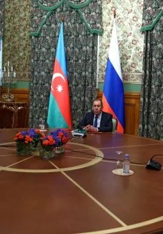 Armenia và Azerbaijan nhất trí ngừng bắn