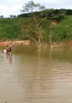 Nhà ngập, đường dân sinh thành sông vì bảo vệ thủy điện… ngủ quên