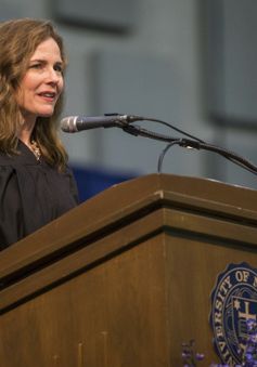 Bà Amy Coney Barrett trở thành Thẩm phán Tòa án Tối cao Mỹ