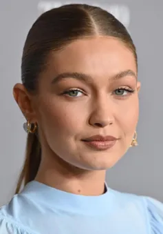 Gigi Hadid vẫn chưa quen với việc làm mẹ